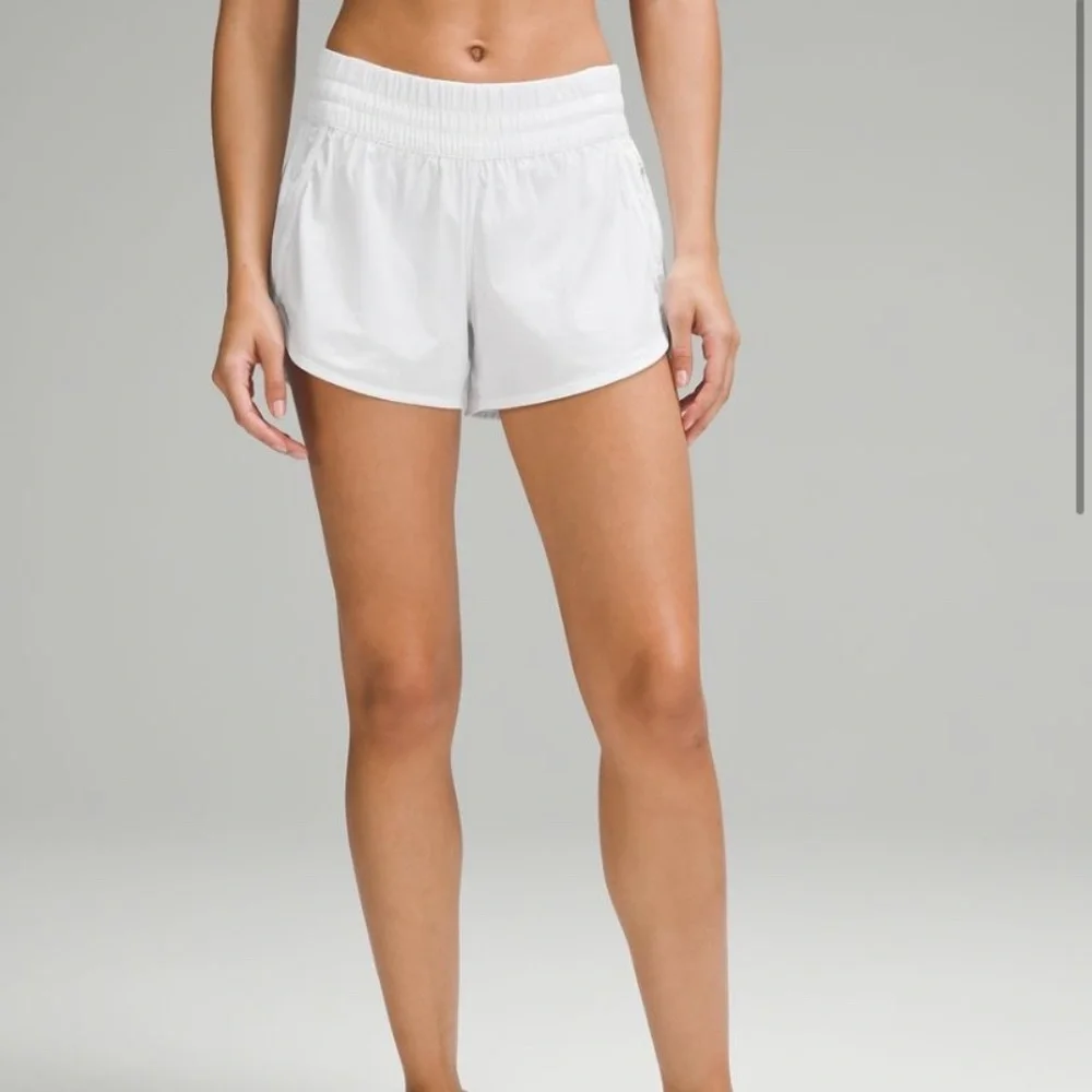 LULULEMON Tracker Lined Short 4" - Picture 2 of 5